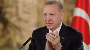 Cumhurbaşkanı Erdoğandan Eyüpspor ve Göztepeye tebrik mesajı
