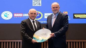 TFF Başkanı Mehmet Büyükekşi'ye Yaşam Boyu Onur Ödülü