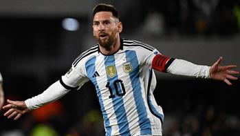 Lionel Messi, Barcelona için son noktayı koydu