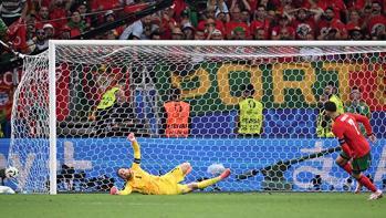 Portekiz, Slovenya'nın rüyasını seri penaltılarda bitirdi! Çeyrek final biletini kaptı