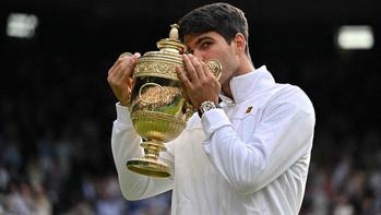 Wimledon'da şampiyon değişmedi! Carlos Alcaraz, Novak Djokovic'i devirdi