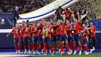 İspanya'nın şampiyonluk kutlamasından kareler