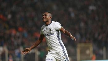 Emmanuel Emenike'den Galatasaray'a olay gönderme! Sosyal medya yıkılıyor