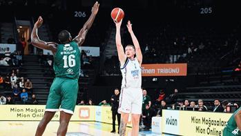 Anadolu Efes, Darüşşafaka Lassa'yı farklı geçti!