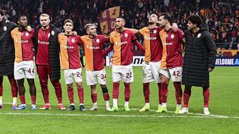 Galatasarayda ayrılık görüşmesi Menajeri İstanbulda