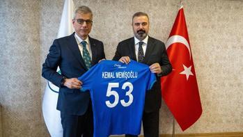 Sağlık Bakanı Kemal Memişoğlu, Çaykur Rizespor'u ziyaret etti