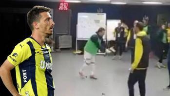 Fenerbahçe'de Mert Hakan soyunma odasında bağırdı: Kavga edin biraz! Kavga edin