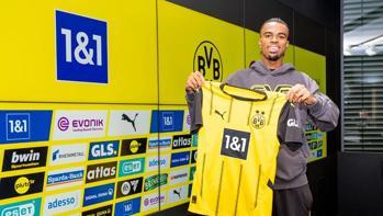 Carney Chukwuemeka, Borussia Dortmunda imza attı