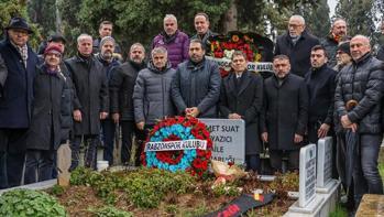 Trabzonsporun efsanesi Ahmet Suat Özyazıcı kabri başında anıldı