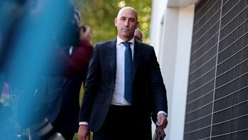 Luis Rubiales, Jenni Hermoso’yu rızası olmadan öptüğü için suçlu bulundu