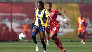 Galatasaray Petrol Ofisi - Fenerbahçe Petrol Ofisi maçından kareler