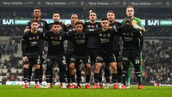 Beşiktaşta 10 futbolcu için ayrılık kapıda