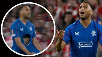 UEFA Avrupa Liginde ilginç pozisyon Forması parçalandı, sarı kart gördü