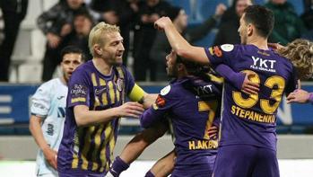 Caner Erkin futbolu bıraktı mı Açıklama geldi