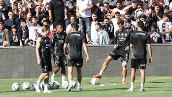 Beşiktaş taraftarının önünde çalıştı!