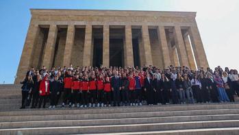 19 Mayıs Atatürk’ü Anma, Gençlik ve Spor Bayramı ile Gençlik Haftası tüm Türkiyede coşkuyla kutlanacak