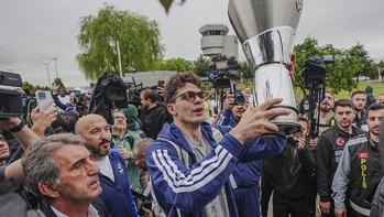 Avrupa Şampiyonu Fenerbahçe Beko yurda döndü