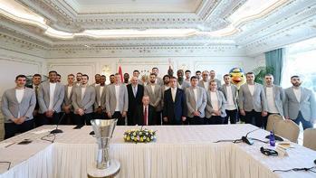Cumhurbaşkanı Erdoğan, Fenerbahçe Bekoyu kabul etti