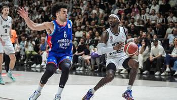 Beşiktaş Fibabanka - Anadolu Efes maçından kareler