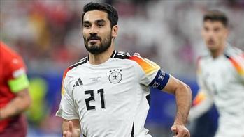 İlkay Gündoğan Galatasaraya geldi mi Galatasaray son dakika transfer haberlerinde adı geçen İlkay Gündoğan kaç yaşında, kimdir ve nereli