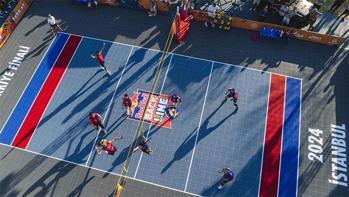 Red Bull Back Line ile sokak voleybolunun kuralları yeniden yazılıyor