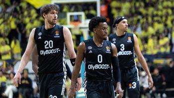 Fenerbahçeden yeni sezonun ilk transfer bombası 2 yıllık anlaşma