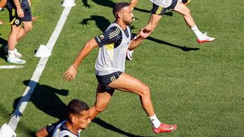 Fenerbahçe, yeni sezon hazırlıklarını sürdürdü