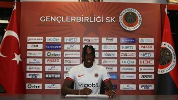 Franco Tongya'nın imza töreninden kareler