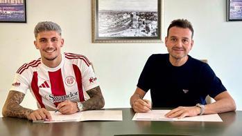 Samet Karakoç'un imza töreninden kareler