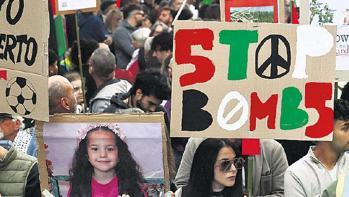 İtalya'da İsrail'e kırmızı kart! 10 bin kişi protesto etti