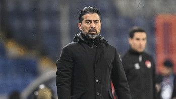 Konyaspor'da İlhan Palut'tan hakeme sert sözler! 'VAR hakemliği yetmiyor, sahaya insin'