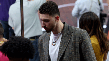 Final Four karşılaşması öncesi Alperen Şengün'e tribünden su atıldı!