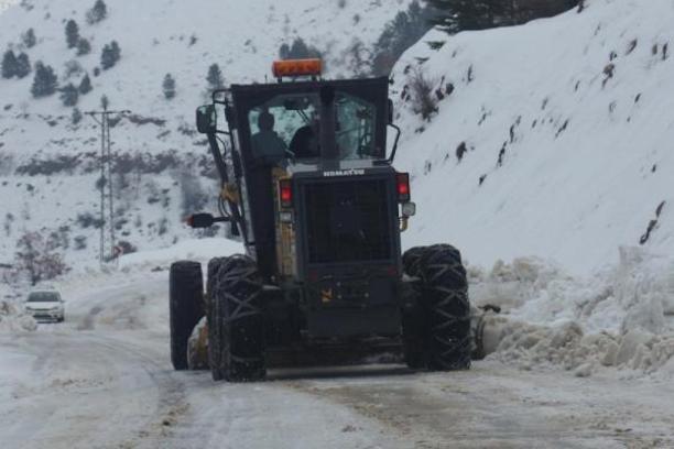 Sincikte kar yağışından dolayı 9 köy yolu kapandı