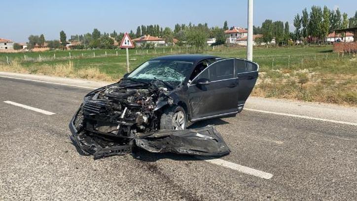 Bolvadin Kaymakamı Bolat’ın makam aracı kaza yaptı