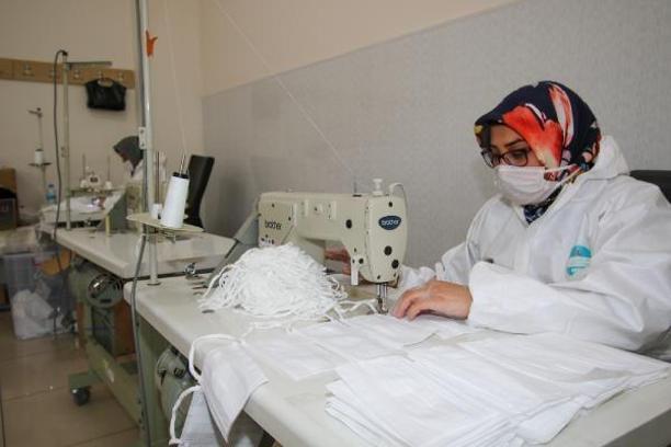 Hacılar Belediyesi 1 milyon maske üretip, ücretsiz dağıttı