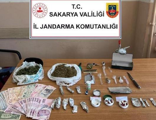 Sakarya'da uyuşturucu operasyonu: 2 gözaltı