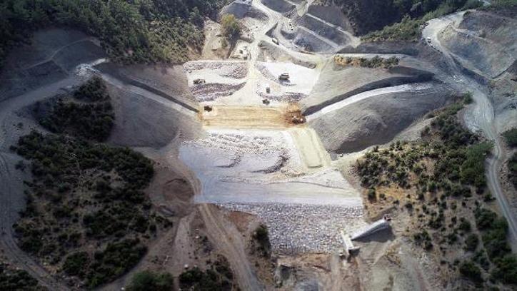 DSİ 2. Bölge Müdürü Ceylan, Kemalpaşa'daki baraj çalışmalarını inceledi