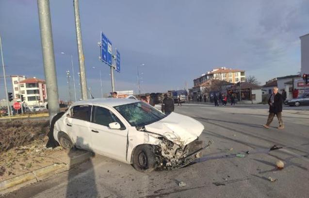 Aksaray’da TIR ile otomobil çarpıştı: 5 yaralı