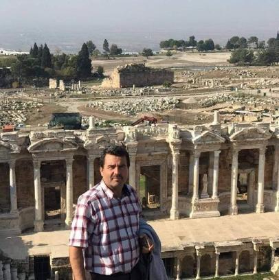Devrilen traktörün altında yaşamını yitirdi