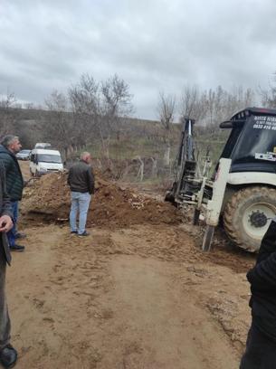 Elazığ’da sağanakla kapanan köy yolları onarılıyor