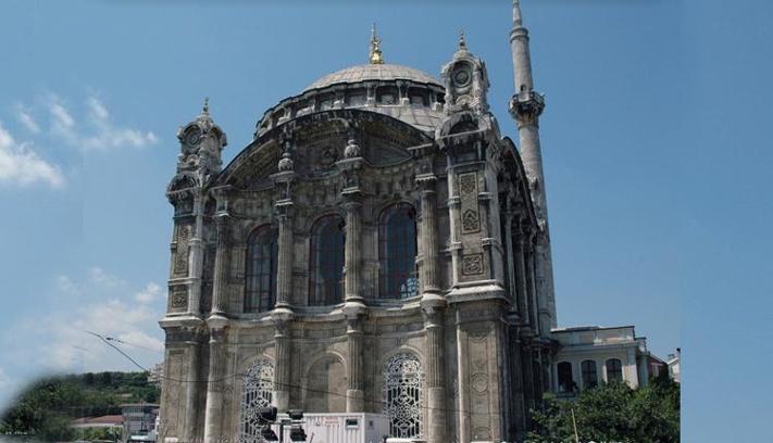 Ortaköy Camii Nerededir, Nasıl Gidilir? Kim Tarafından Yaptırılmıştır? Kısa Hikayesi