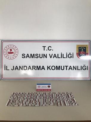 Samsun'da kümese gizlenmiş 280 sentetik ecza hap ele geçirildi