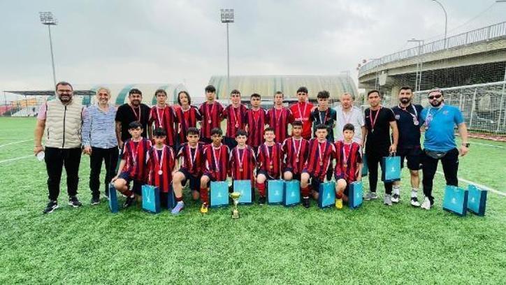 Mustafakemalpaşa Ortaokulu, Türkiye Ortaokullar Arası Futbol Turnuvası’nda ikinci oldu