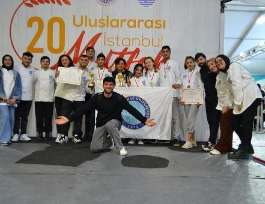 BUÜ Harmancık MYO Aşçılık Bölümü öğrencileri, İstanbul’dan 8 madalya ve 2 kupa ile döndü