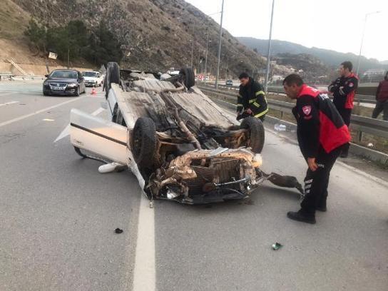 Amasya'da otomobil takla attı: 3 yaralı