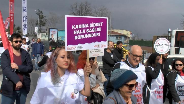 İstanbul'da bir grup sağlık çalışanı, 'Büyük Hekim Yürüyüşü' düzenledi