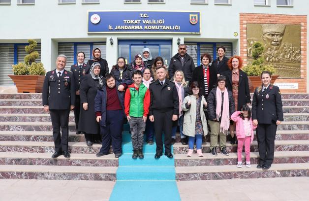Jandarma Down Sendromlu çocukları ağırladı