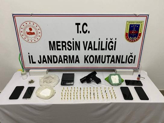 Mersin'de uyuşturucu satıcısı 5 şüpheliye tutuklama