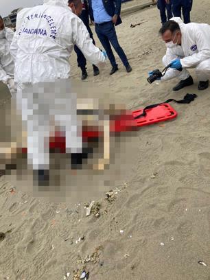 Bandırma'da sahile ceset vurdu; kayıp mürettebattan olup, olmadığı araştırılıyor