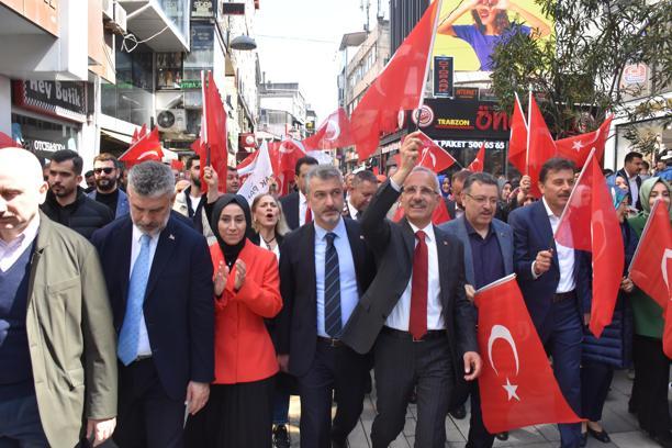 Bakan Uraloğlu seçim yürüyüşüne katıldı